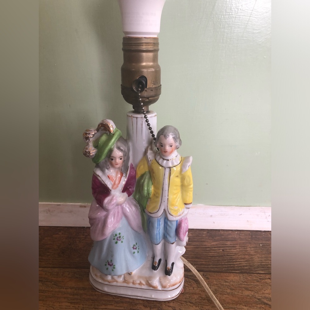 Vintage Table Lamp Victorian Man Woman Couple, Porcelain Colonial Light *works
